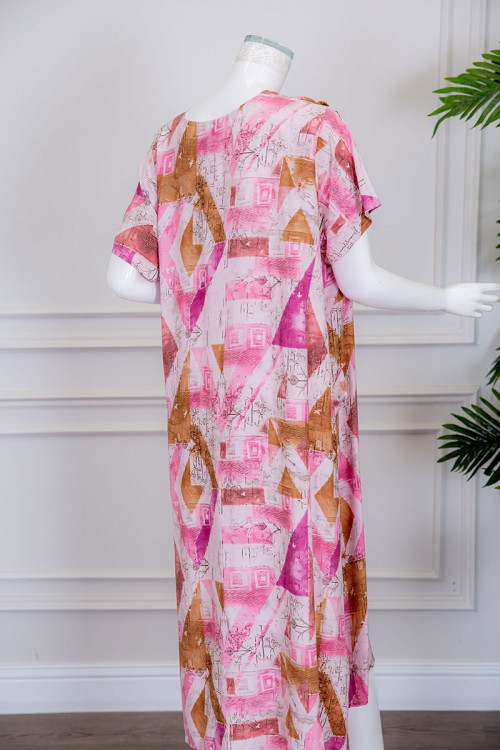 قميص نسائي طويل لون أسود مشجر بياقة كلفة مطرزة ذو أكمام طويلة