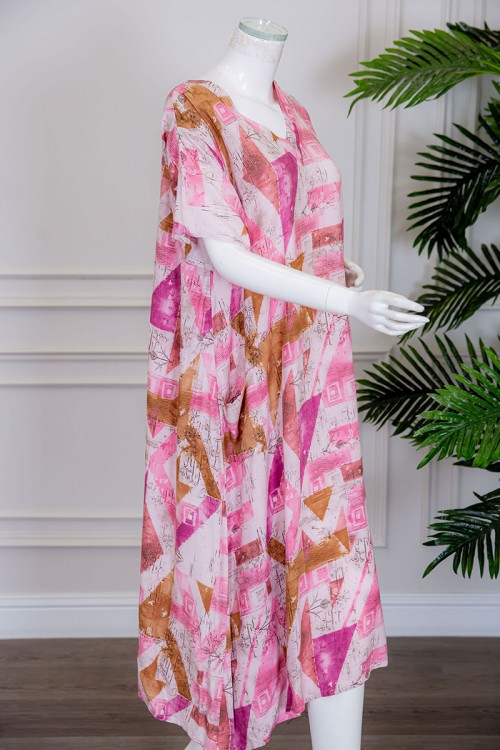 قميص نسائي طويل لون أسود مشجر بياقة كلفة مطرزة ذو أكمام طويلة