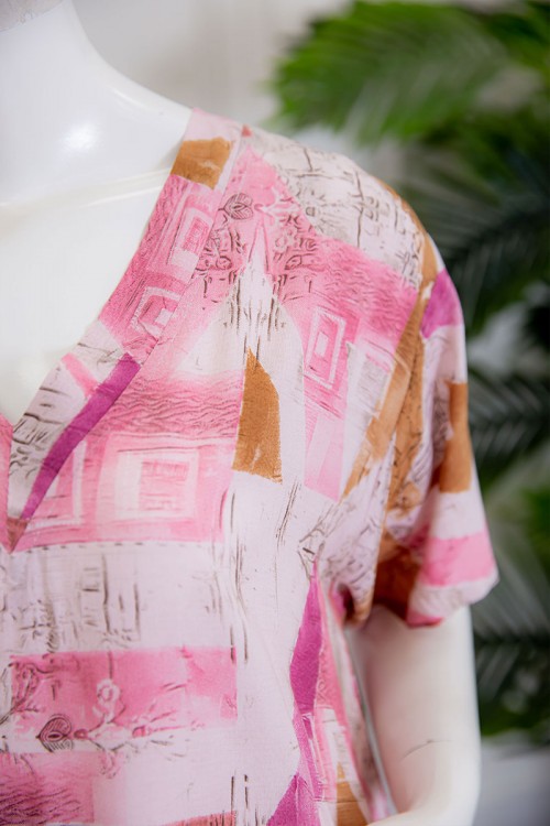 قميص نسائي طويل لون أسود مشجر بياقة كلفة مطرزة ذو أكمام طويلة