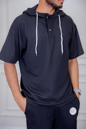 تيشيرت رجالي لون أسود ياقة بقبعة و برباط و أزرار من الأمام 