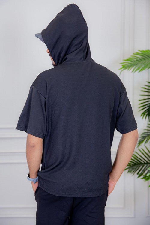 تيشيرت رجالي لون أسود ياقة بقبعة و برباط و أزرار من الأمام