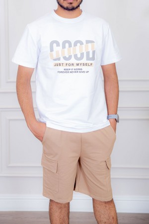 تيشيرت رجالي لون أبيض مزين بكتابات و رسومات ملونة من الأمام