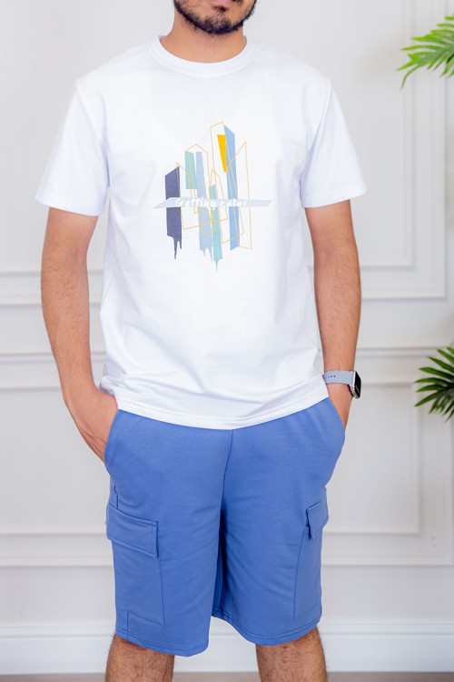 تيشيرت رجالي لون أبيض مزين بكتابات و رسومات ملونة من الأمام