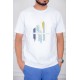 تيشيرت رجالي لون أبيض مزين بكتابات و رسومات ملونة من الأمام