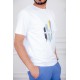 تيشيرت رجالي لون أبيض مزين بكتابات و رسومات ملونة من الأمام
