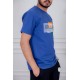 تيشيرت رجالي لون أزرق مزين بكتابات و رسومات ملونة من الأمام