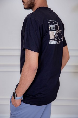 تيشيرت رجالي لون أسود مزين بكتابات و رسومات من الأمام