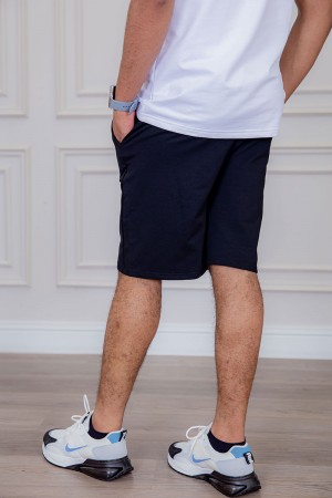 شورت رجالي لون أسود بجيوب من الجانبين مزين بطبعة من الأمام ذو رباط في الخصر