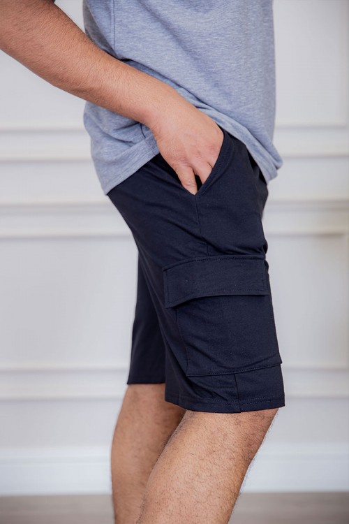 شورت رجالي لون أٍسود بجيوب من الجانبين و برباط في الخصر