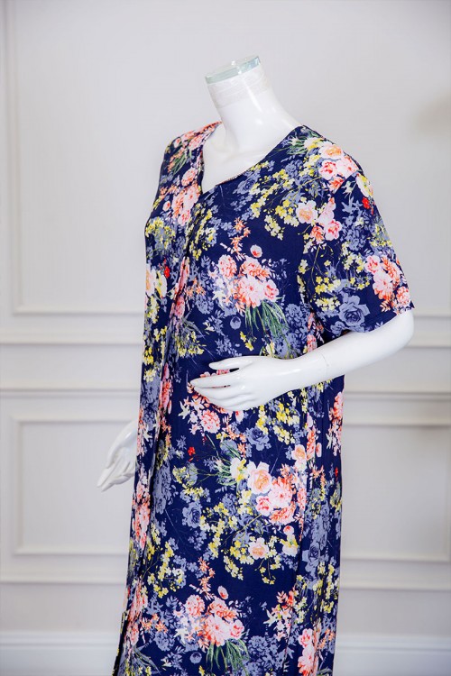 قميص نسائي طويل لون كحلي مشجر ياقة بقصة سبعة ذو أكمام قصيرة