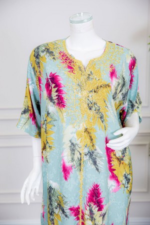 قميص نسائي لون تيفاني فاتح مشجر ياقة مطرزة باللون الذهبي و أكمام ميدي 