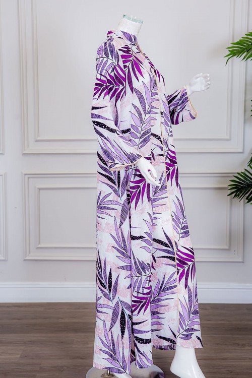 جلابية نسائية طويلة لون أبيض مشجر بدرجات اللون الموف ياقة عالية بقصة سبعة و أكمام طويلة