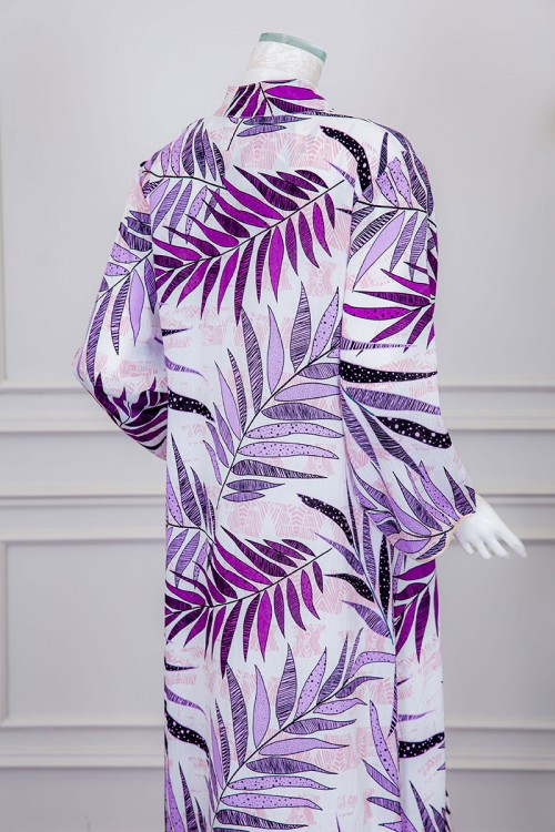 جلابية نسائية طويلة لون أبيض مشجر بدرجات اللون الموف ياقة عالية بقصة سبعة و أكمام طويلة