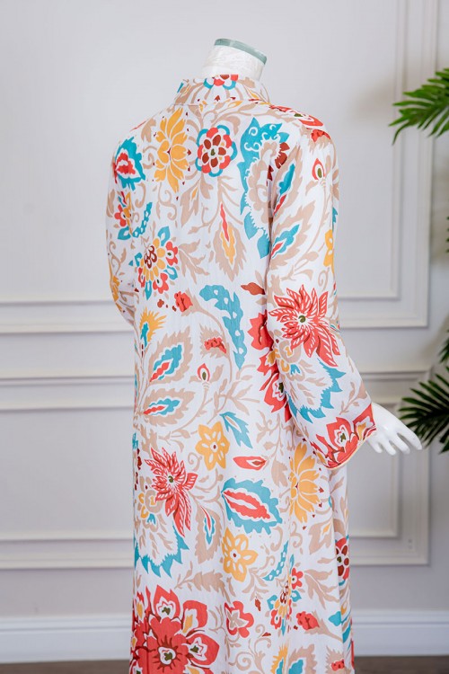 جلابية نسائية طويلة لون بيج بتشجير ملون ياقة عالية بقصة سبعة و أكمام طويلة