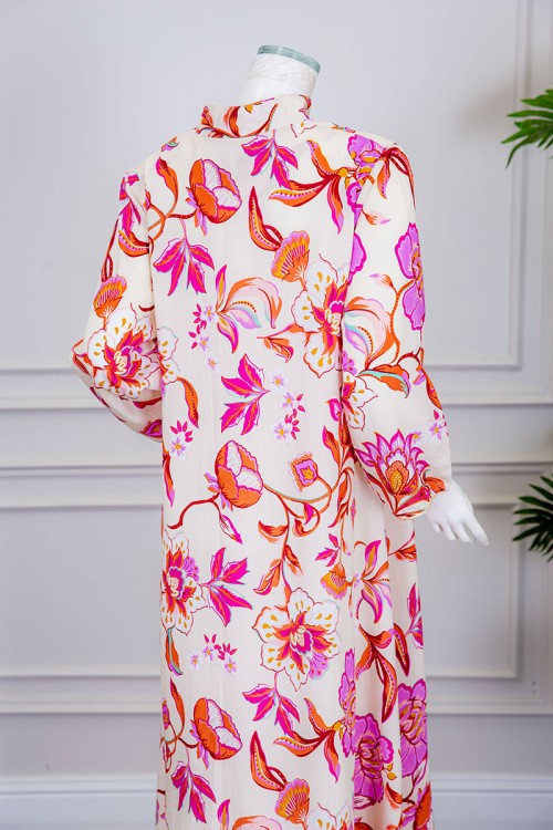 جلابية نسائية طويلة لون بيج بتشجير ملون ياقة عالية بقصة سبعة و أكمام طويلة