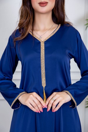 جلابية نسائية لون ازرق ياقة بقصة سبعة بتطريز ذهبي ذو أكمام طويلة