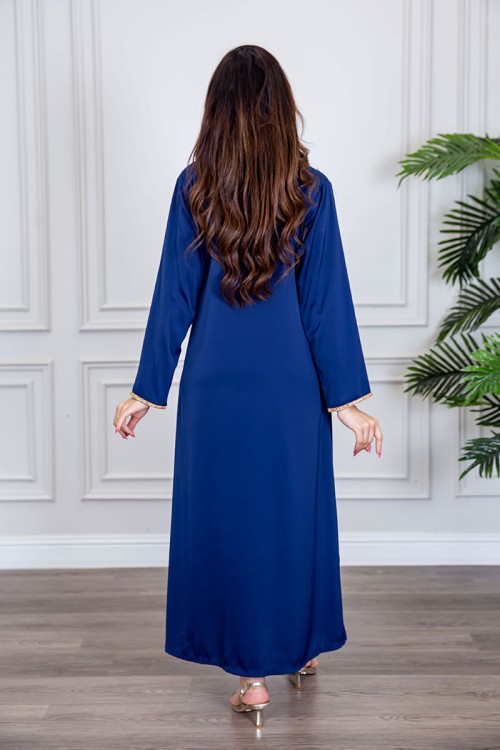 جلابية نسائية لون ازرق ياقة بقصة سبعة بتطريز ذهبي ذو أكمام طويلة