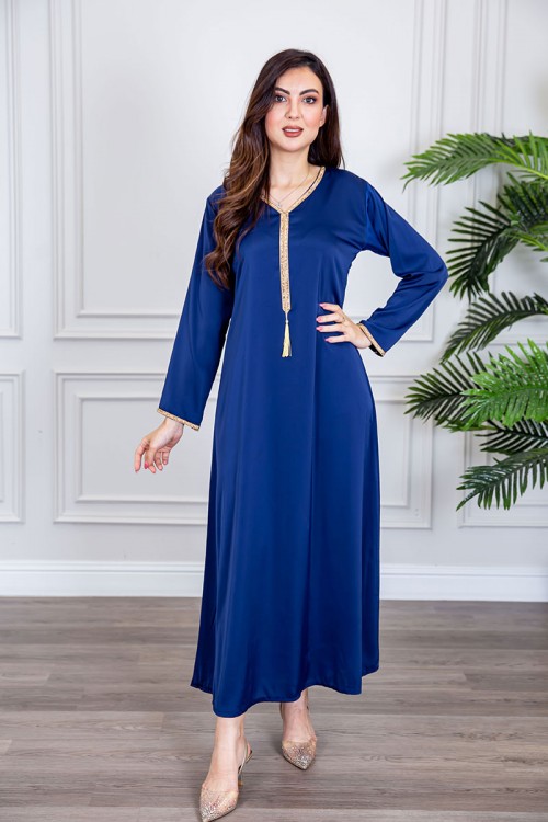 جلابية نسائية لون ازرق ياقة بقصة سبعة بتطريز ذهبي ذو أكمام طويلة