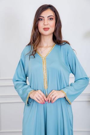 جلابية نسائية لون سماوي ياقة بقصة سبعة بتطريز ذهبي ذو أكمام طويلة 