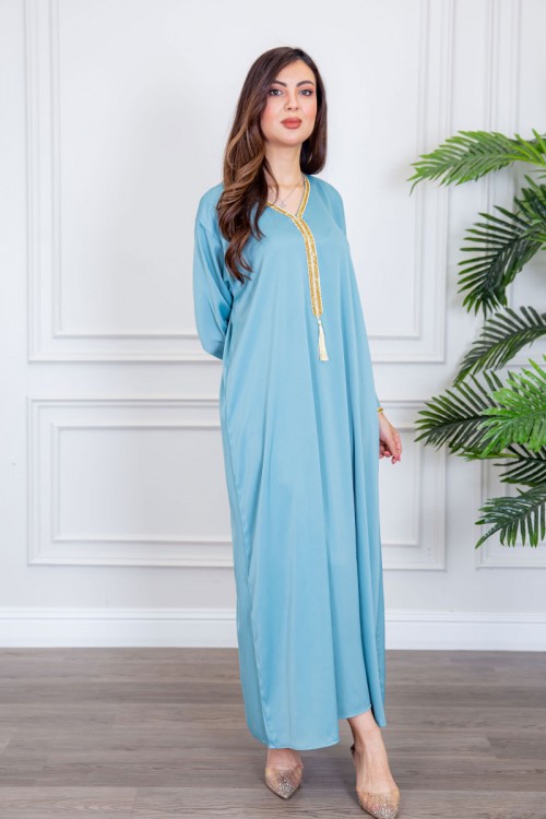 جلابية نسائية لون سماوي ياقة بقصة سبعة بتطريز ذهبي ذو أكمام طويلة