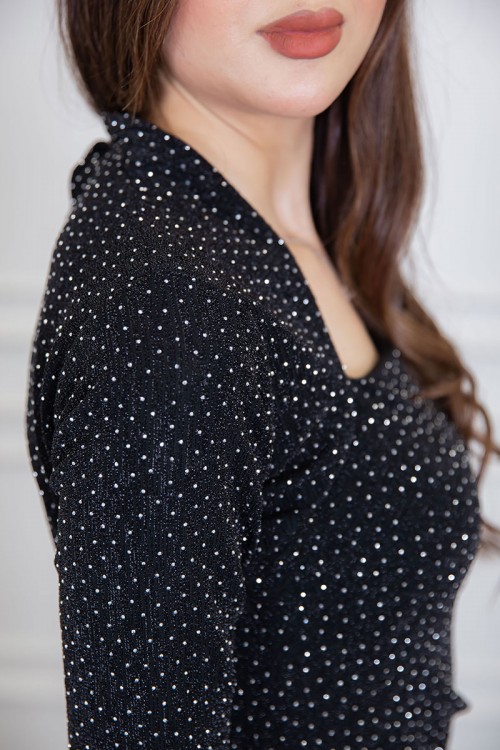 فستان سهرة نسائي طويل لون أسود ياقة مربعة مزين بفصوص ذو أكمام طويلة