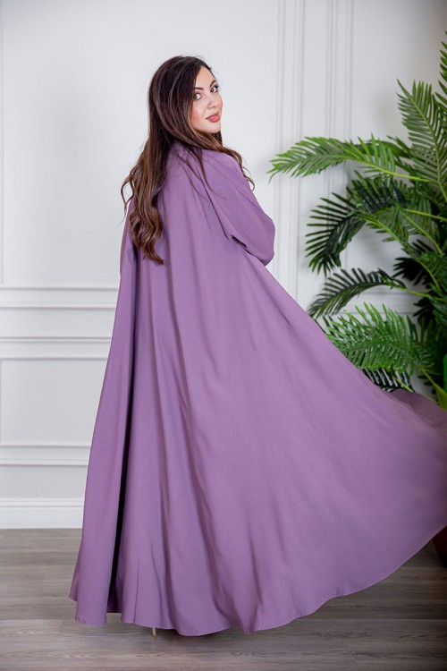 عباية نسائية أنيقة لون موف بأكمام واسعة و طيات طويلة بأزرار من الأمام مع طرحة