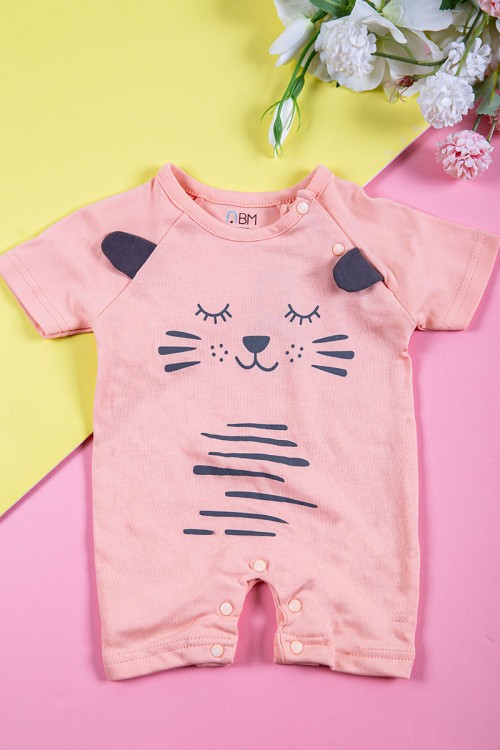 بربتوز بناتي أطفال لون وردي مزين برسومات من الأمام ذو أكمام قصيرة و أزرار من الكتف و الأسفل