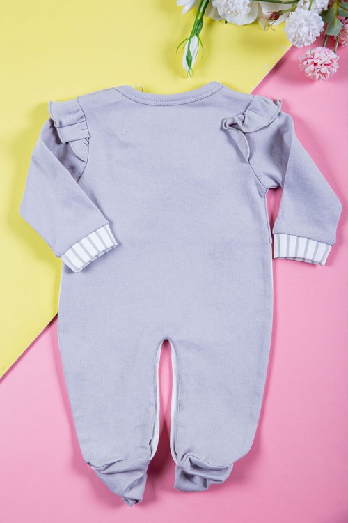 بربتوز ولادي أطفال لون أبيض مخطط و رمادي مزين برسومات من الأمام ذو أكمام طويلة و أزرار من الخلف و الأسفل