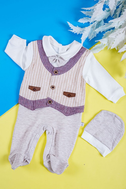 بربتوز أطفال لون بيج  مزين من الأمام ذو أكمام طويلة و أزرار من الخلف و الأسفل مع قبعة