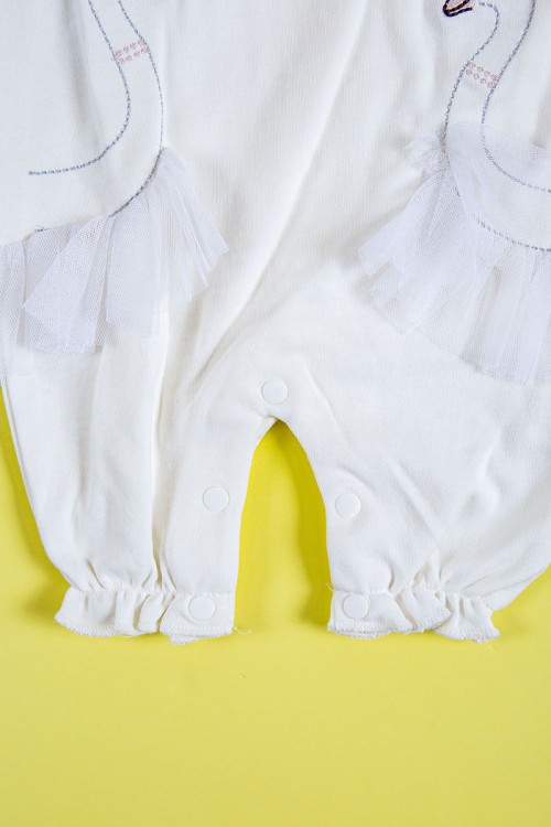 بربتوز بناتي أطفال لون أبيض مزين برسومات من الأمام بدون أكمام و بأزرار من الكتف و الأسفل
