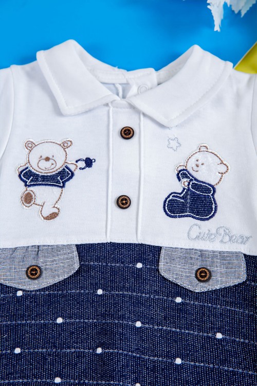 بربتوز أطفال لون أبيض و كحلي مزين برسومات و أزرار من الأمام ذو أكمام طويلة و بأزرار من الخلف و الأسفل مع قبعة