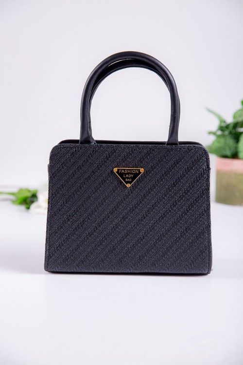 شنطة نسائية متعددة الألوان بجيوب داخلية مع حزام طويل