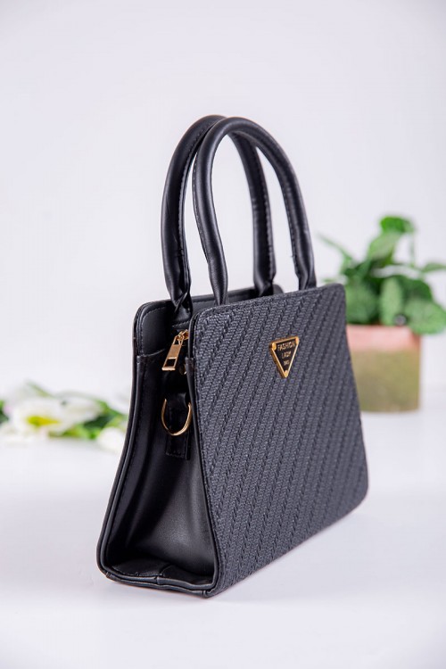 شنطة نسائية متعددة الألوان بجيوب داخلية مع حزام طويل