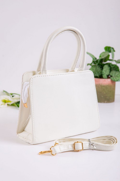 شنطة نسائية متعددة الألوان بجيوب داخلية مع حزام طويل