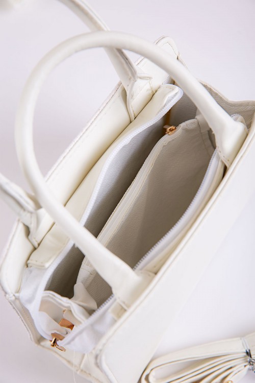 شنطة نسائية متعددة الألوان بجيوب داخلية مع حزام طويل