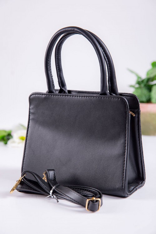 شنطة نسائية متعددة الألوان بجيوب داخلية مع حزام طويل