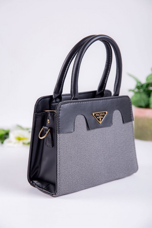 شنطة نسائية متعددة الألوان بجيوب داخلية مع حزام طويل