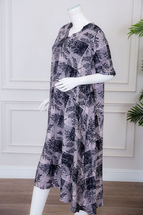 قميص نسائي ميدي لون رمادي مزين بمربعات و أغصان الشجر ذو ياقة دائرية و أكمام قصيرة