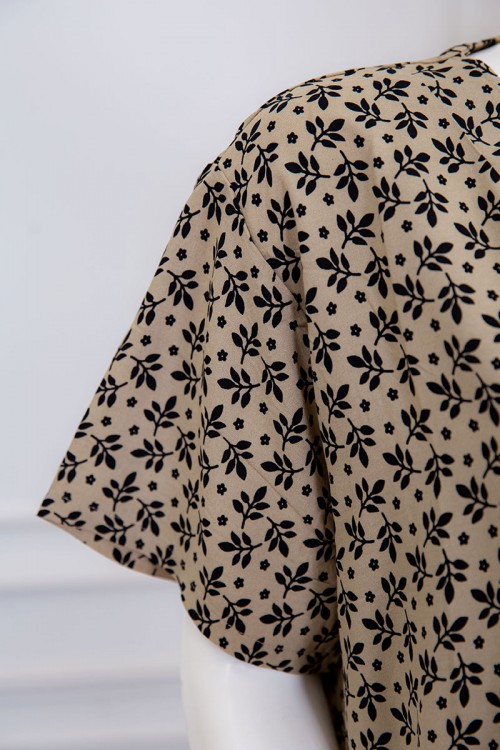 قميص نسائي ميدي لون بيج مشجر ياقة قصة سبعة ذو أكمام قصيرة