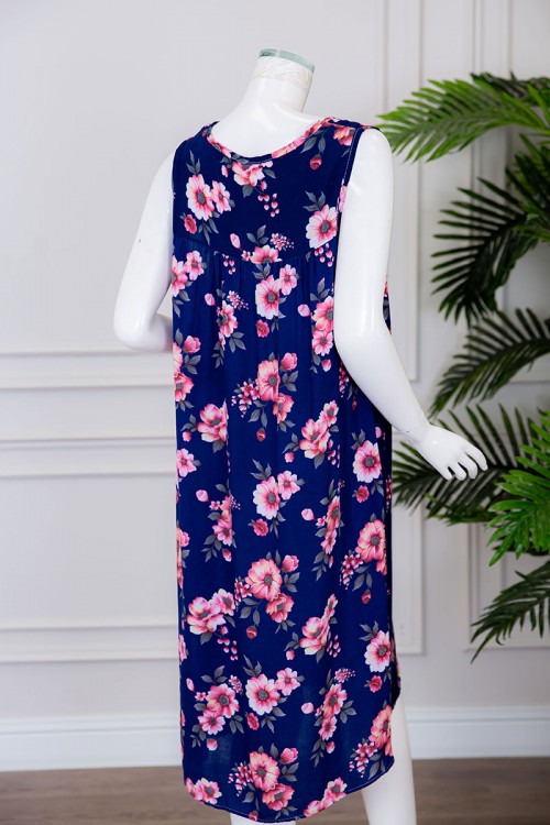 قميص نسائي قصير لون كحلي مزين بالورود ياقة دائرية بدون أكمام