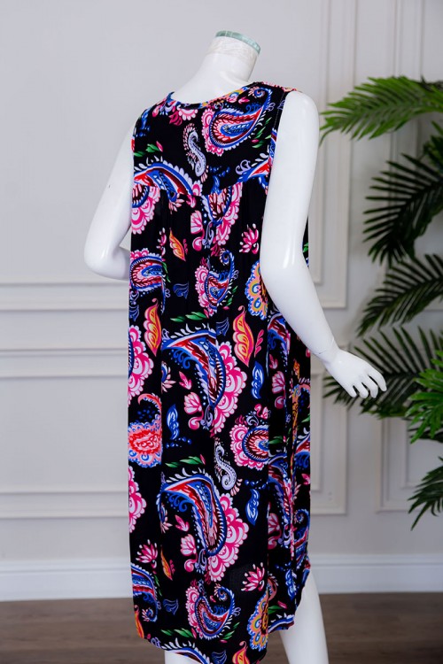 قميص نسائي قصير لون أسود مزين بزخارف ملونة ياقة دائرية بدون أكمام