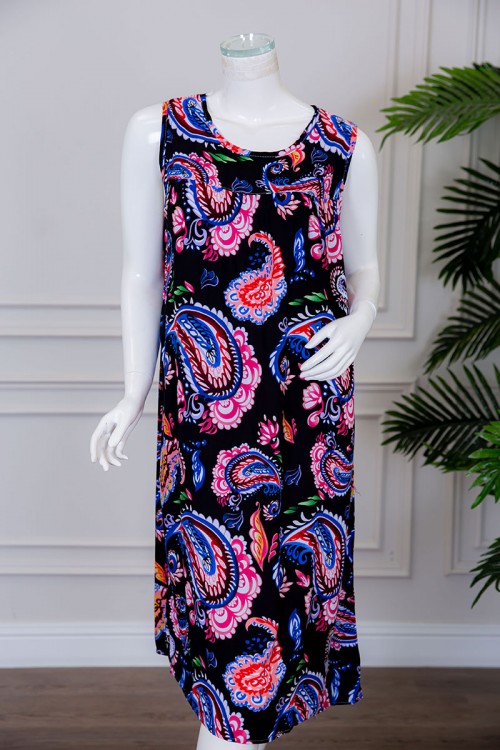 قميص نسائي قصير لون أسود مزين بزخارف ملونة ياقة دائرية بدون أكمام