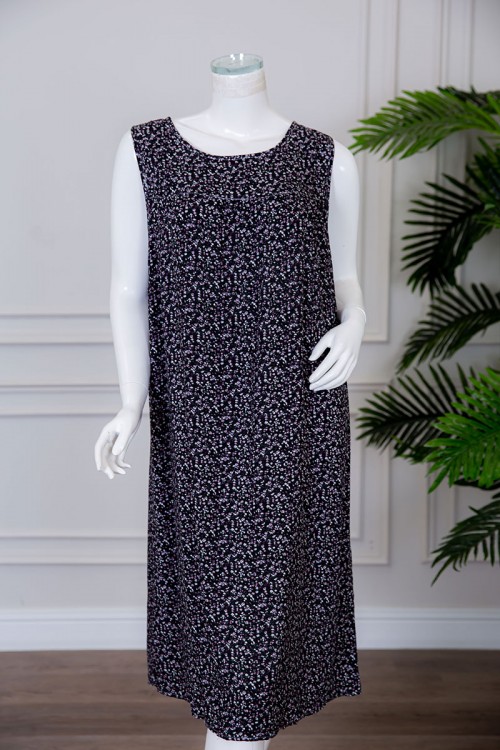 قميص نسائي قصير لون أسود مزين بالورود ياقة دائرية بدون أكمام