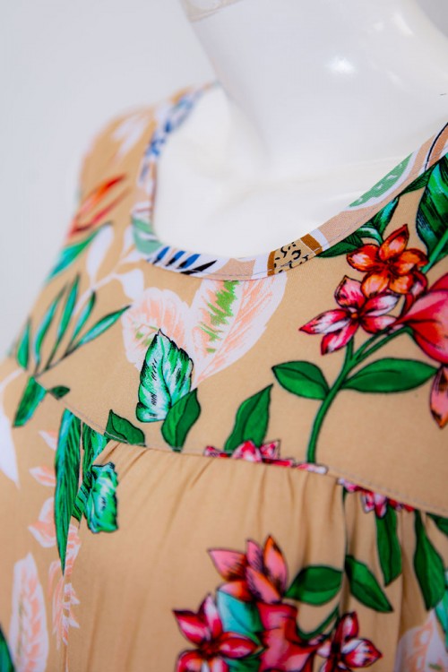 قميص نسائي قصير لون بيج مزين بالورود ياقة دائرية بدون أكمام