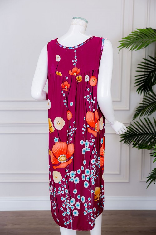 قميص نسائي قصير لون عودي مزين بالورود ياقة دائرية بدون أكمام