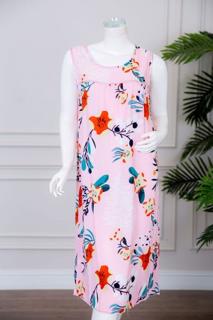 قميص نسائي قصير لون وردي مزين بالورود ياقة دائرية بدون أكمام