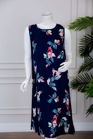 قميص نسائي قصير لون كحلي مزين بالورود ياقة دائرية بدون أكمام