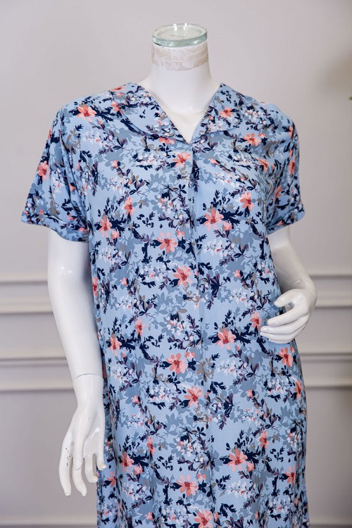 قميص نسائي طويل لون سماوي مشجر بياقة مطوية ذو أكمام قصيرة