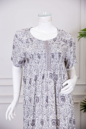 قميص نسائي طويل مشجر ياقة دائرية بكلفة و بأكمام قصيرة