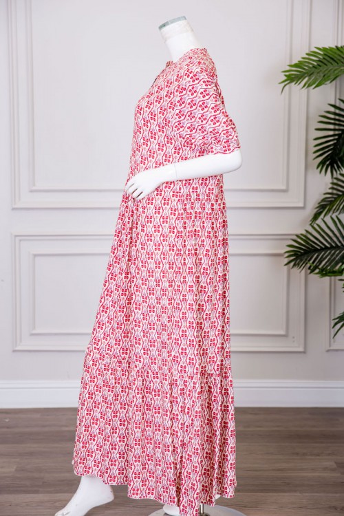 قميص نسائي طويل مشجر ياقة دائرية بأزرار من الأمام و بأكمام قصيرة